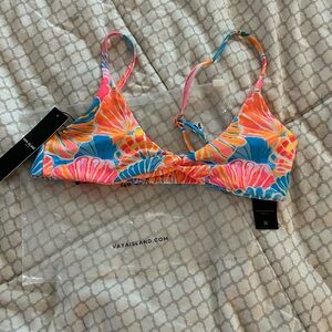 Vaya Island Girls M Delaney Bikini Top - NWT